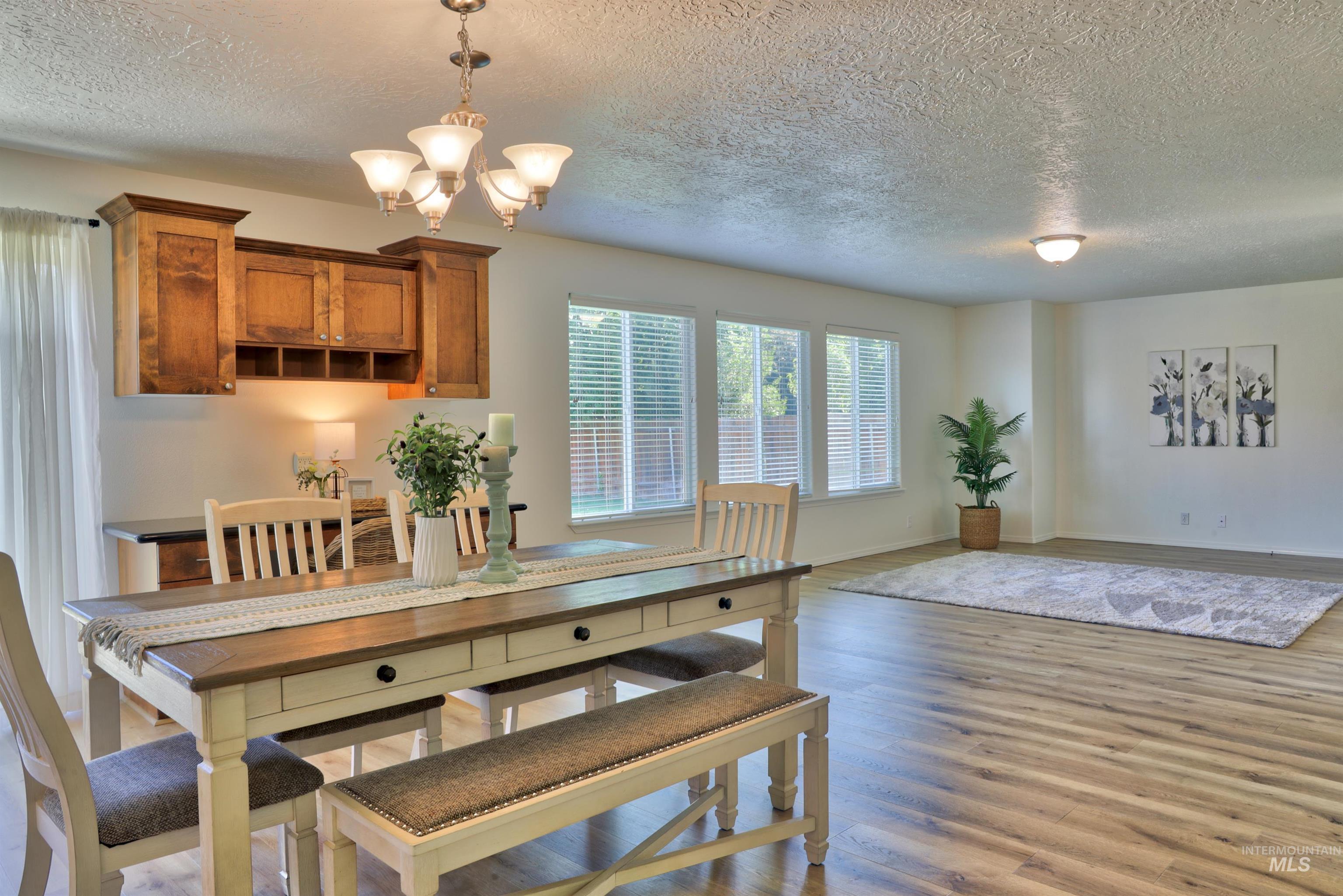 2856 W Lost Rapids Dr, Meridian, Idaho 83646, 4 Bedrooms, 2.5 Bathrooms, Residential For Sale, Price $589,000,MLS 98993243