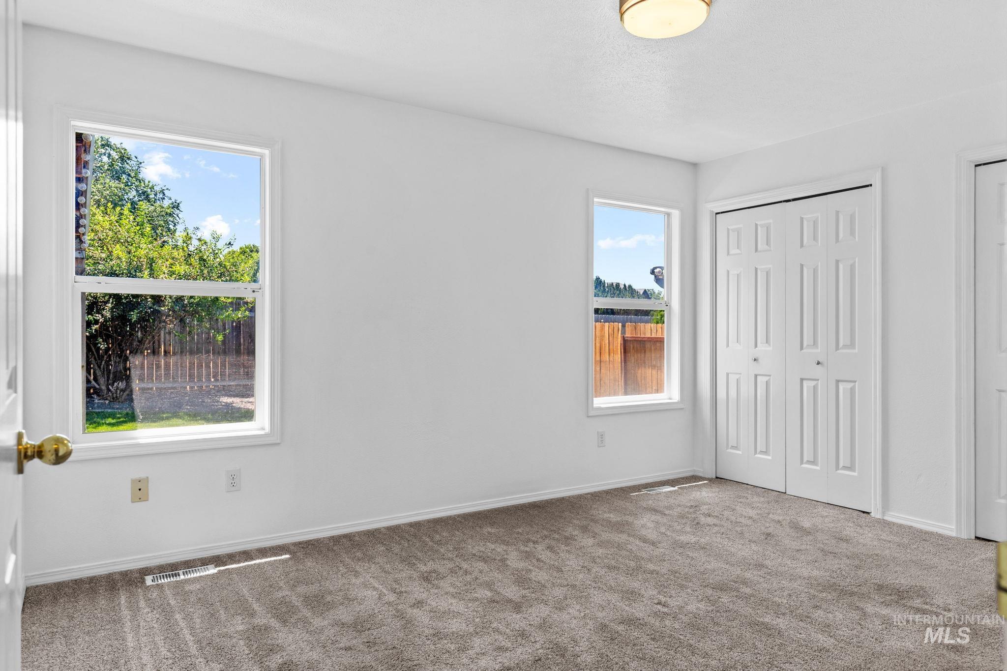 525 E Pennsylvania Ct, Nampa, Idaho 83686, 3 Bedrooms, 2 Bathrooms, Residential For Sale, Price $350,000,MLS 98993244