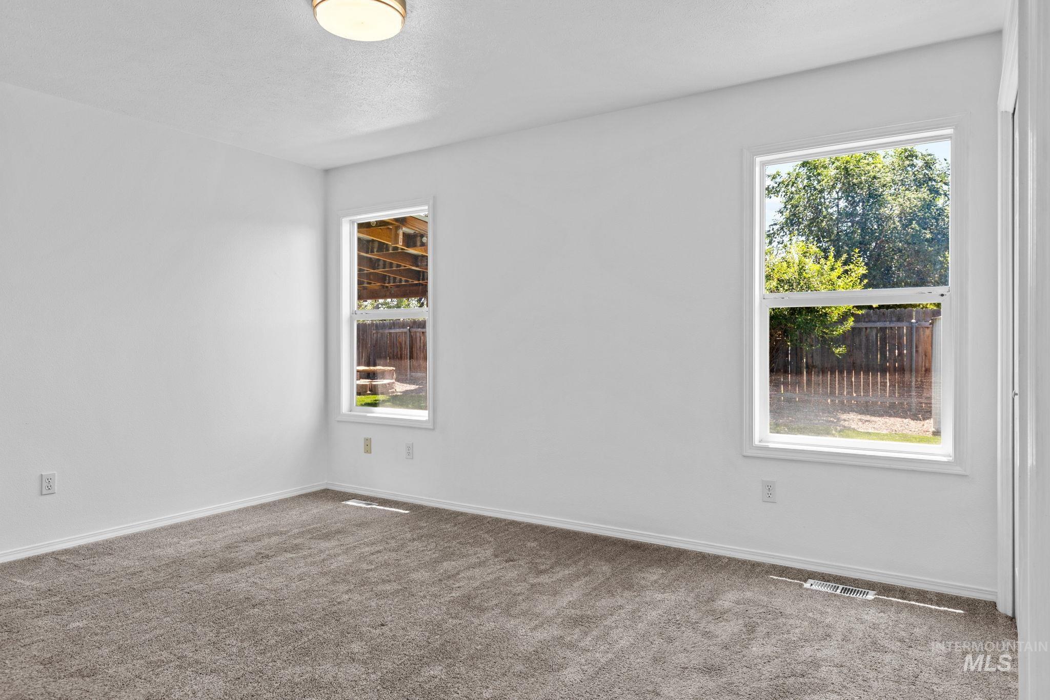 525 E Pennsylvania Ct, Nampa, Idaho 83686, 3 Bedrooms, 2 Bathrooms, Residential For Sale, Price $350,000,MLS 98993244