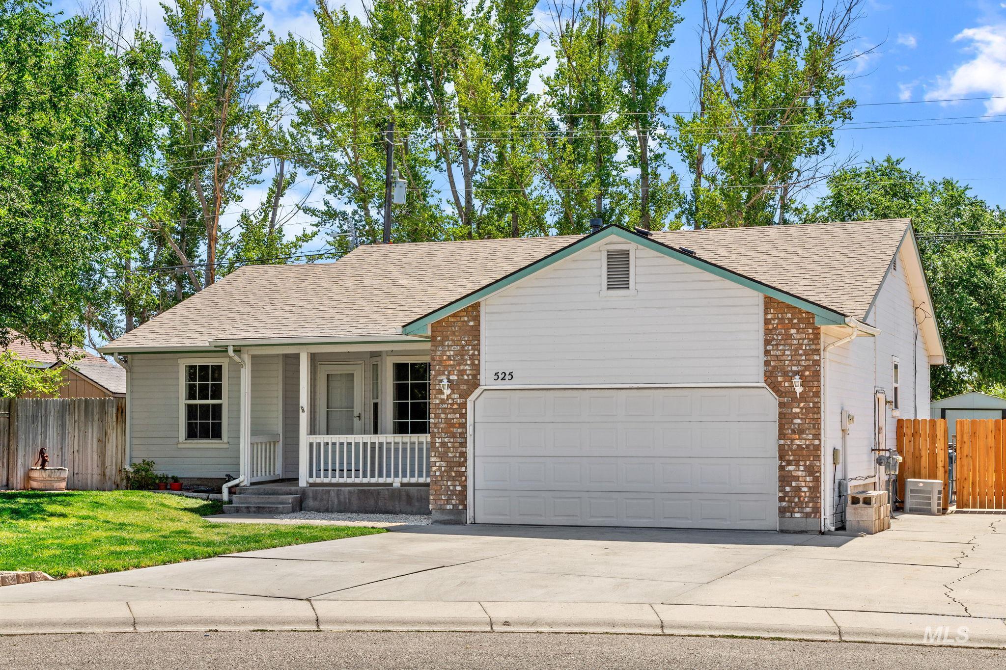 525 E Pennsylvania Ct, Nampa, Idaho 83686, 3 Bedrooms, 2 Bathrooms, Residential For Sale, Price $350,000,MLS 98993244