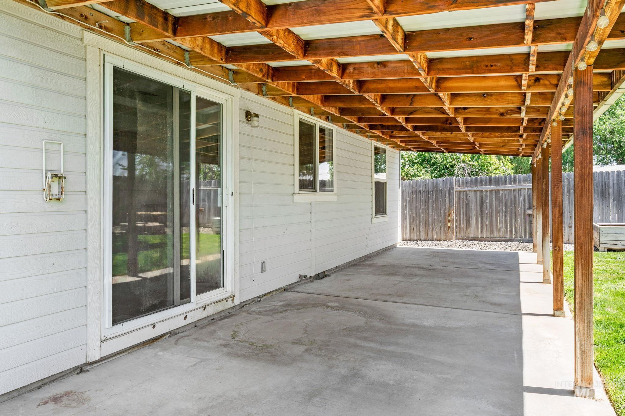 525 E Pennsylvania Ct, Nampa, Idaho 83686, 3 Bedrooms, 2 Bathrooms, Residential For Sale, Price $350,000,MLS 98993244