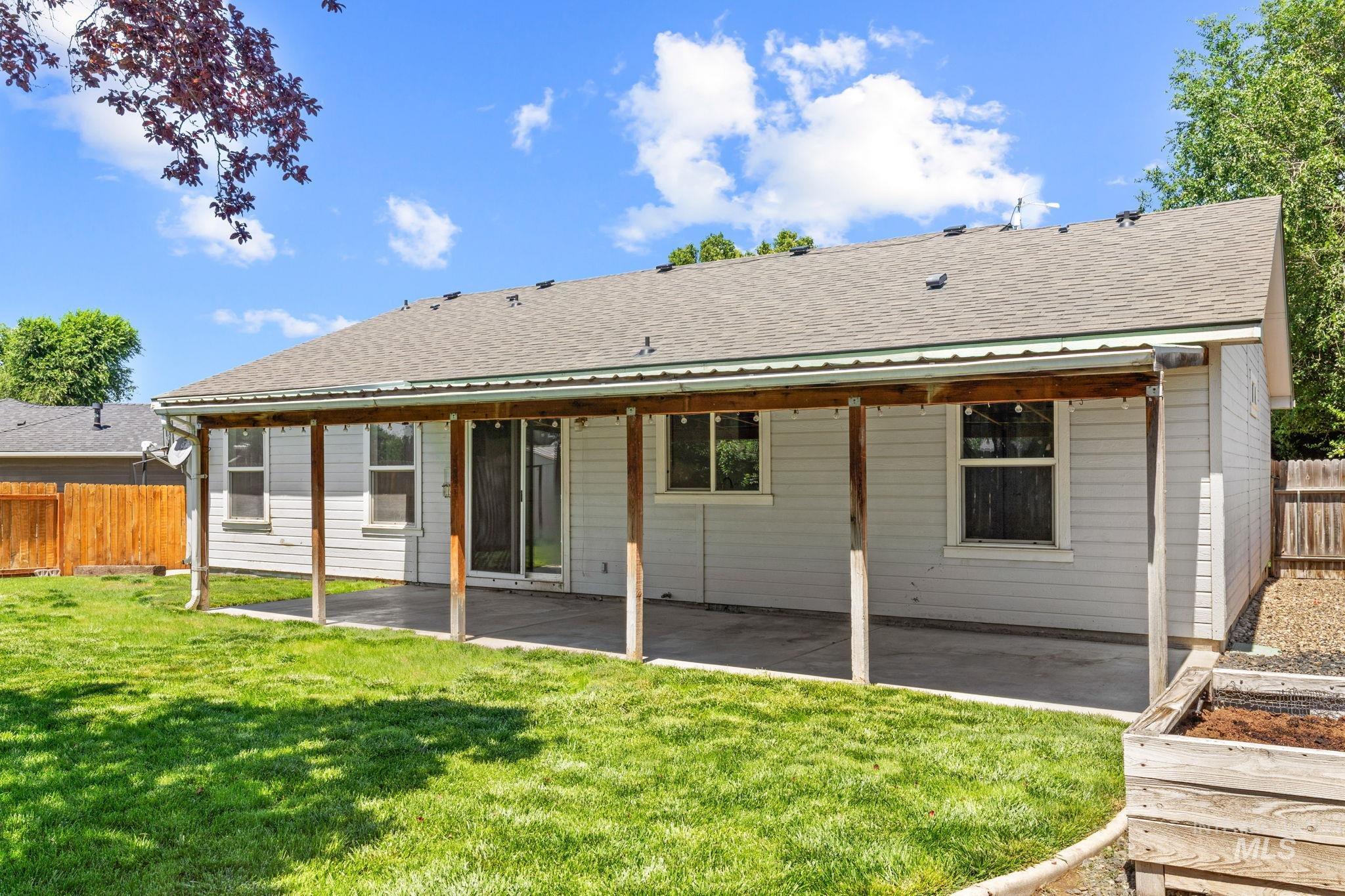 525 E Pennsylvania Ct, Nampa, Idaho 83686, 3 Bedrooms, 2 Bathrooms, Residential For Sale, Price $350,000,MLS 98993244
