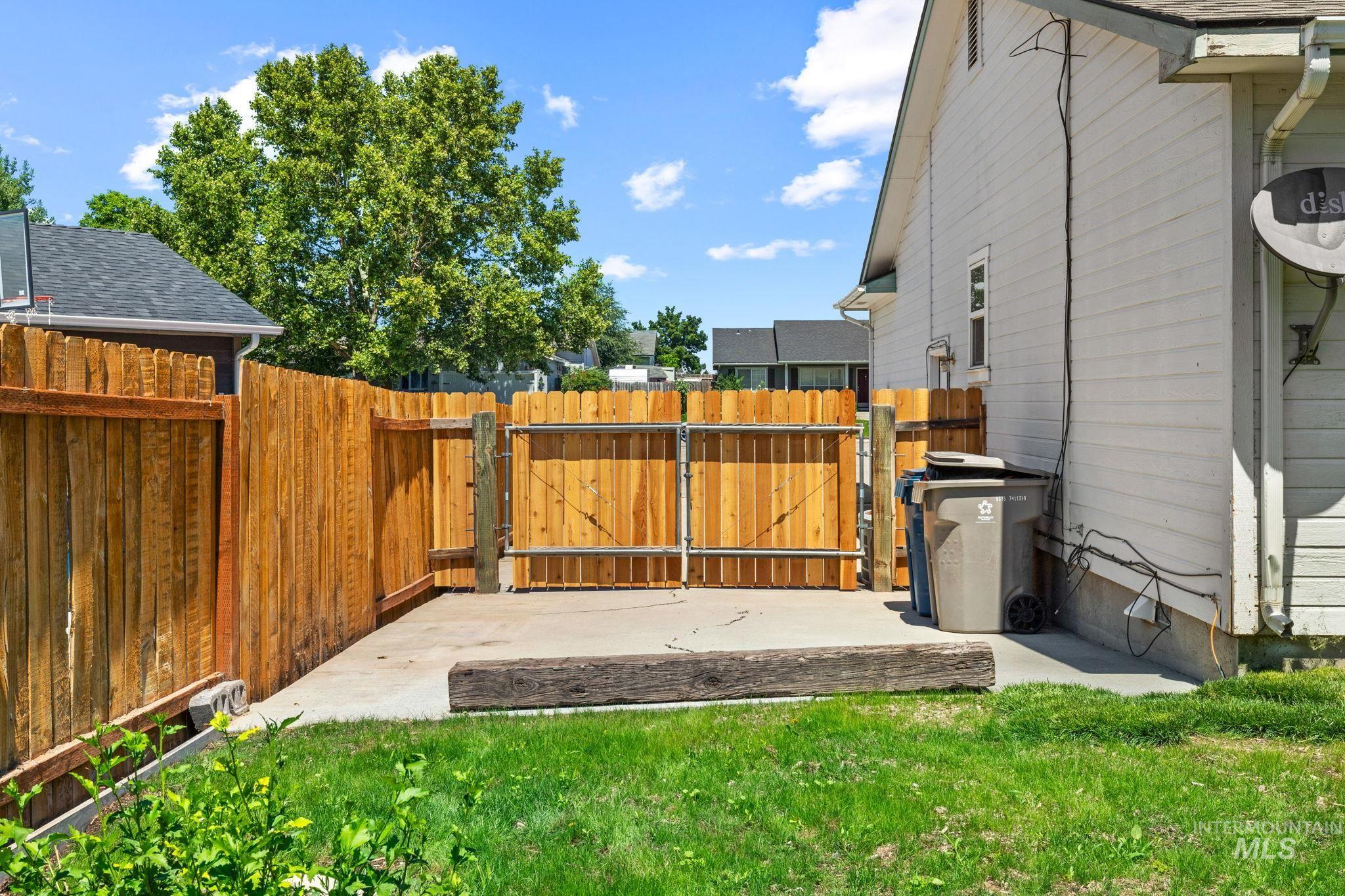 525 E Pennsylvania Ct, Nampa, Idaho 83686, 3 Bedrooms, 2 Bathrooms, Residential For Sale, Price $350,000,MLS 98993244