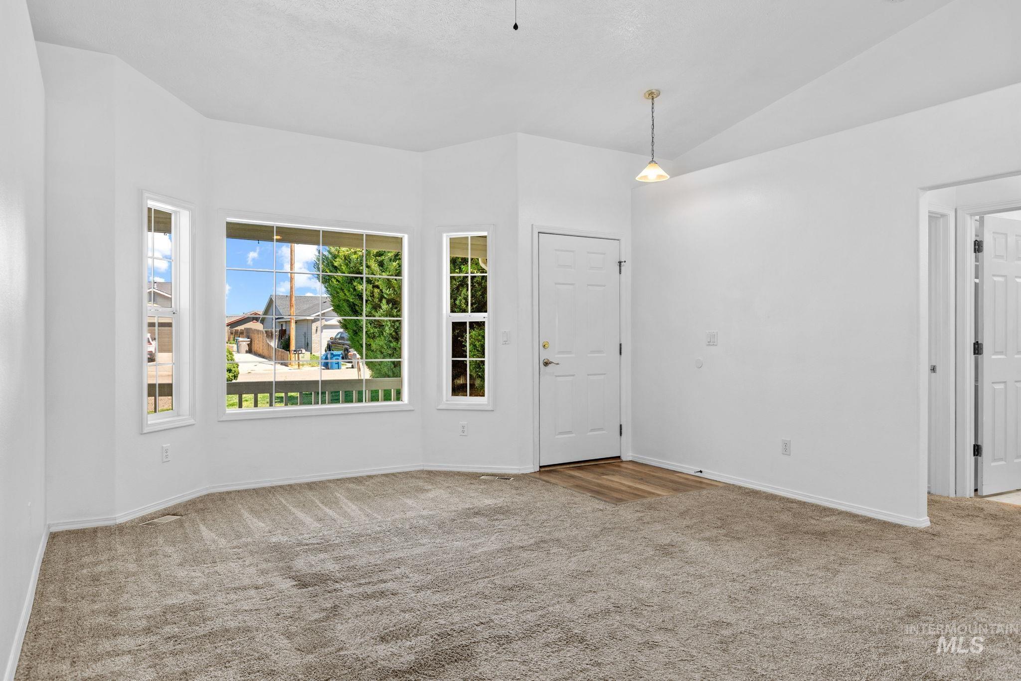 525 E Pennsylvania Ct, Nampa, Idaho 83686, 3 Bedrooms, 2 Bathrooms, Residential For Sale, Price $350,000,MLS 98993244