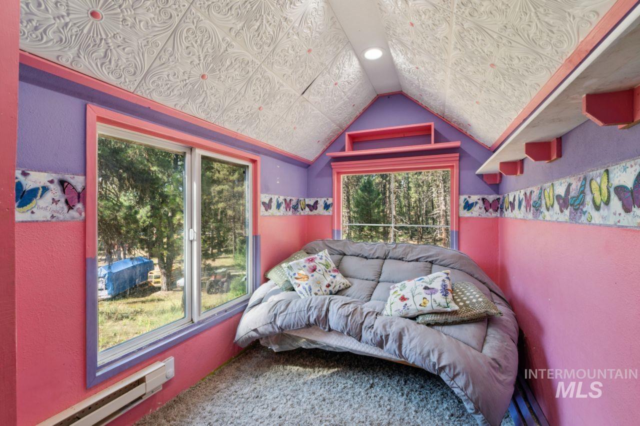 100 Grimes Pass Rd, Idaho City, Idaho 83631, 4 Bedrooms, 1 Bathroom, Residential For Sale, Price $400,000,MLS 98993245