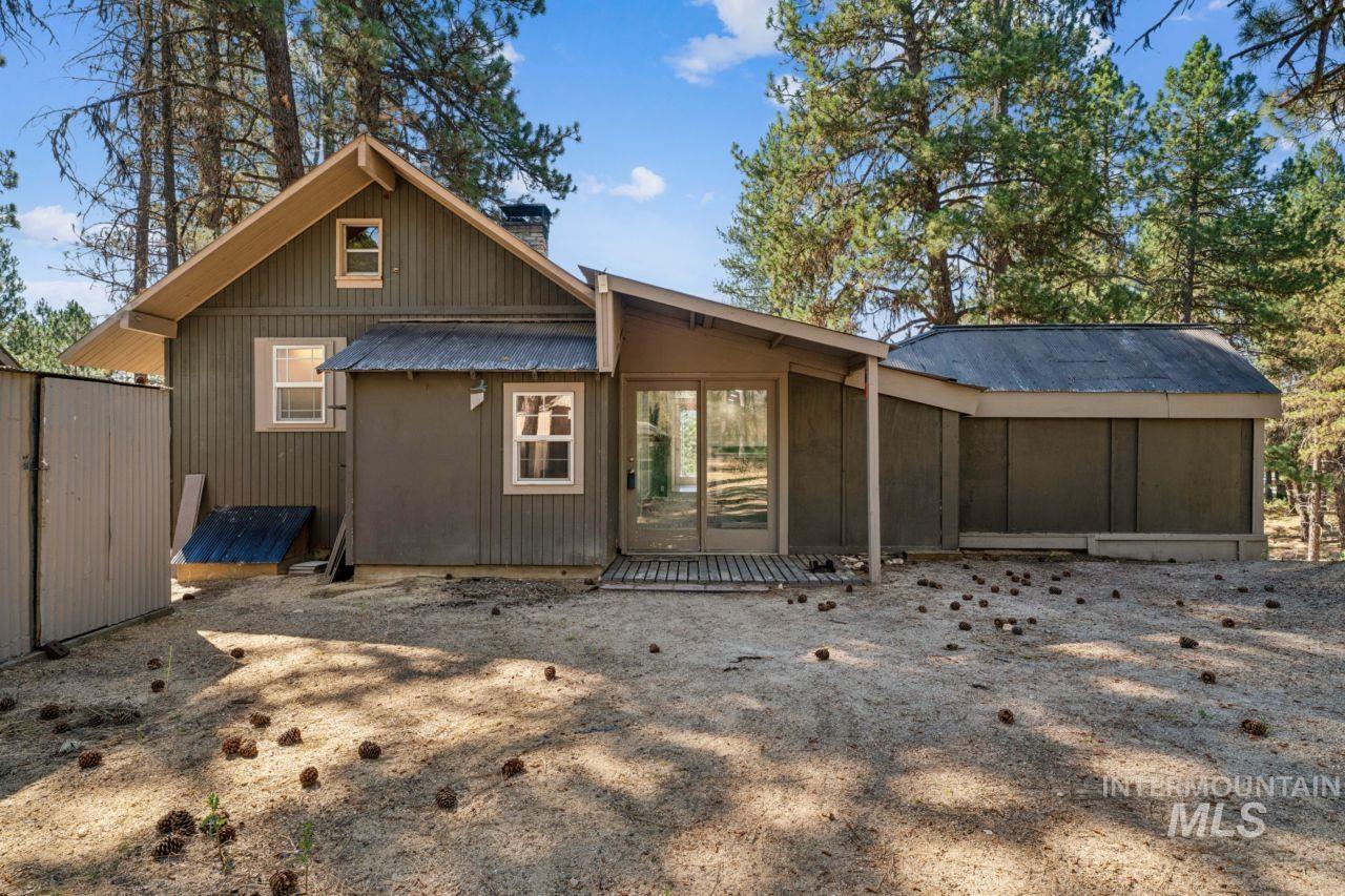 100 Grimes Pass Rd, Idaho City, Idaho 83631, 4 Bedrooms, 1 Bathroom, Residential For Sale, Price $400,000,MLS 98993246