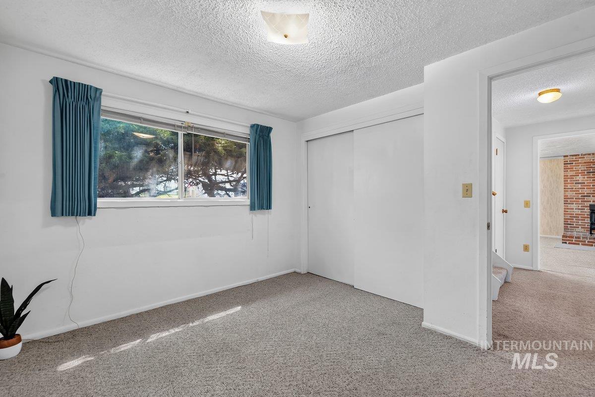 587 Monte Vista Dr., Emmett, Idaho 83617-3715, 4 Bedrooms, 2 Bathrooms, Residential For Sale, Price $344,900,MLS 98993248