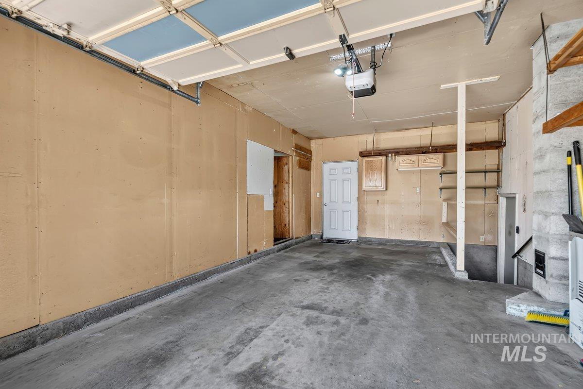 587 Monte Vista Dr., Emmett, Idaho 83617-3715, 4 Bedrooms, 2 Bathrooms, Residential For Sale, Price $344,900,MLS 98993248