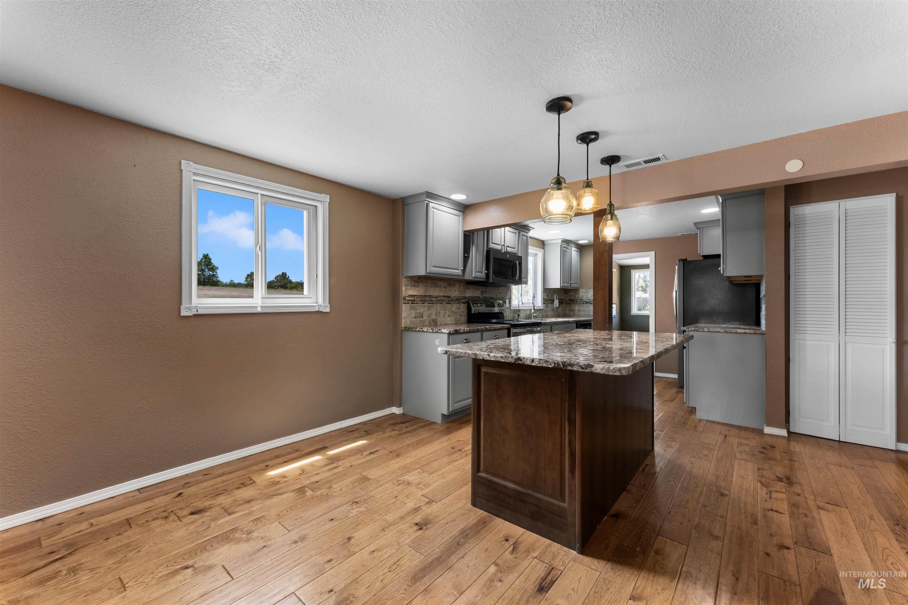 17441 Upper Pleasant Ridge Rd, Caldwell, Idaho 83607, 5 Bedrooms, 2 Bathrooms, Residential For Sale, Price $675,000,MLS 98993249