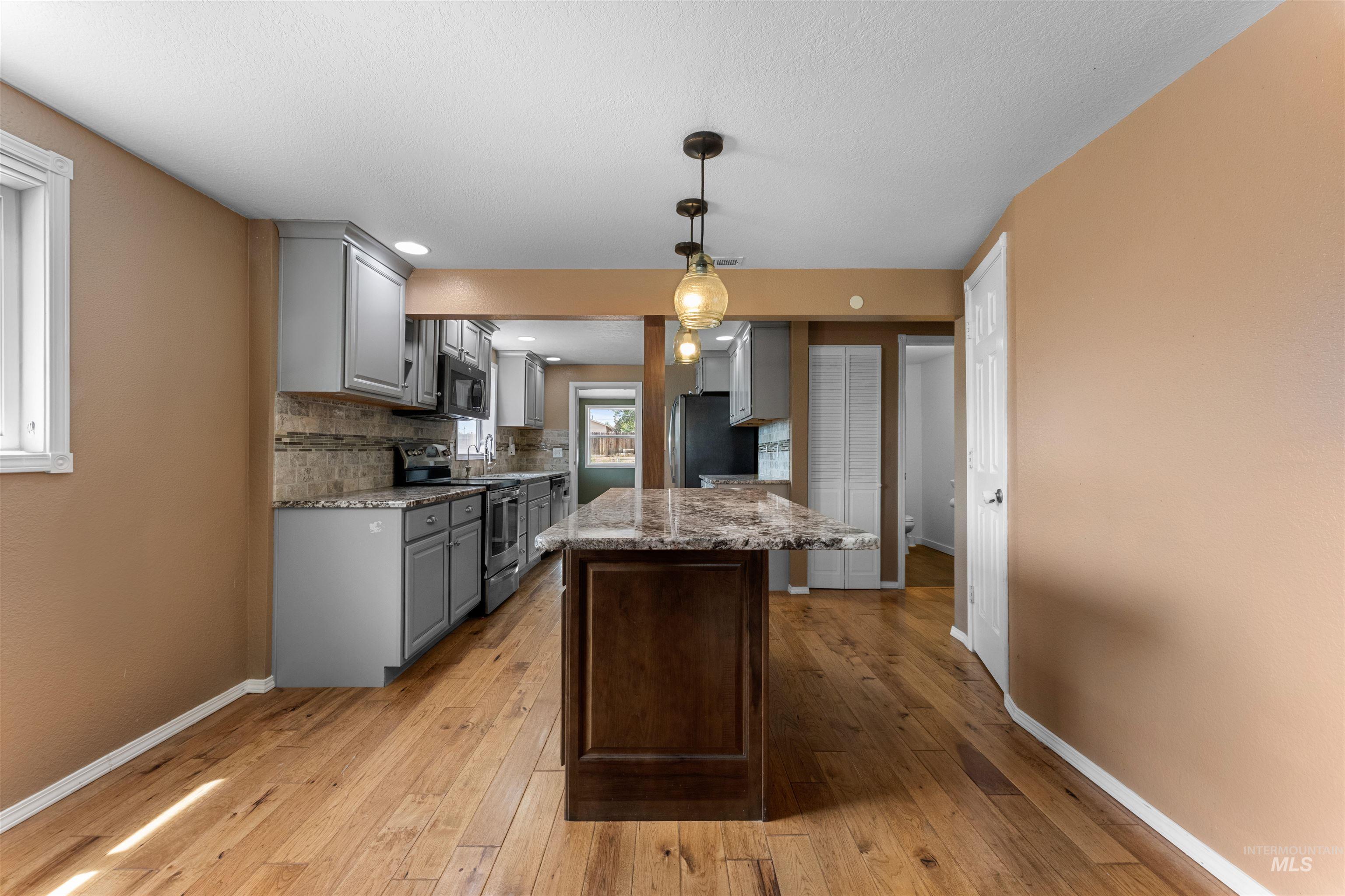 17441 Upper Pleasant Ridge Rd, Caldwell, Idaho 83607, 5 Bedrooms, 2 Bathrooms, Residential For Sale, Price $675,000,MLS 98993249