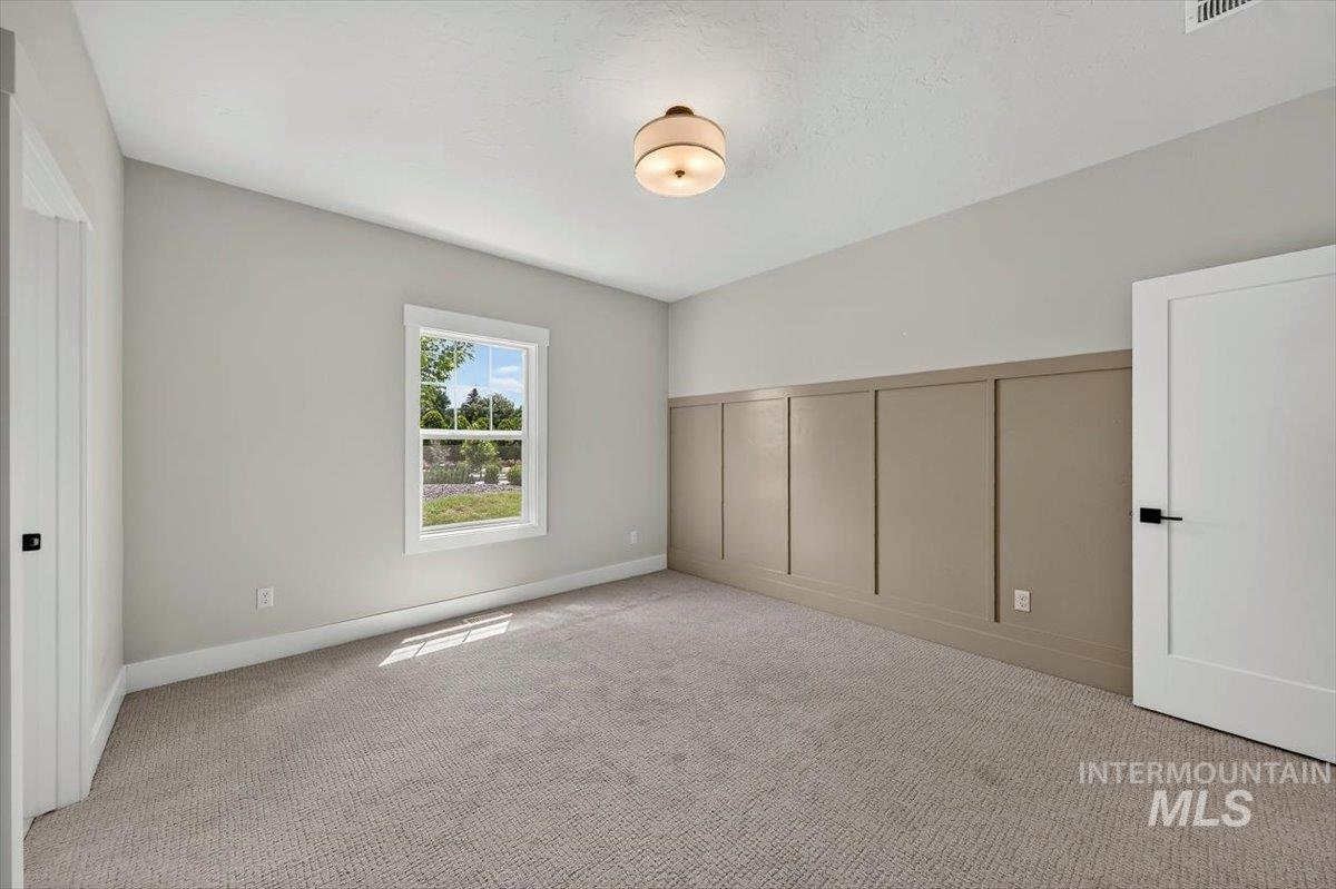 134 N Edgewood Ln, Eagle, Idaho 83616, 3 Bedrooms, 2.5 Bathrooms, Residential For Sale, Price $588,000,MLS 98993250