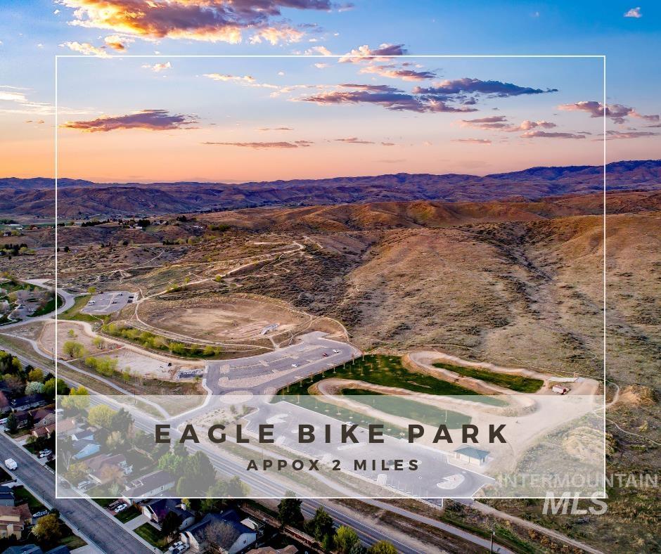 134 N Edgewood Ln, Eagle, Idaho 83616, 3 Bedrooms, 2.5 Bathrooms, Residential For Sale, Price $588,000,MLS 98993250