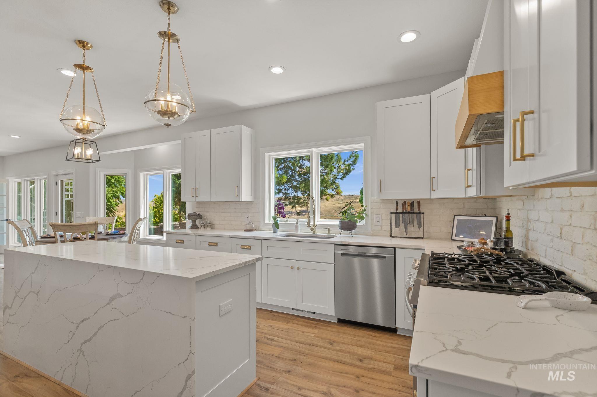 3705 Nicklaus Drive, Clarkston, Washington 99403, 4 Bedrooms, 4 Bathrooms, Residential For Sale, Price $975,000, 98993252