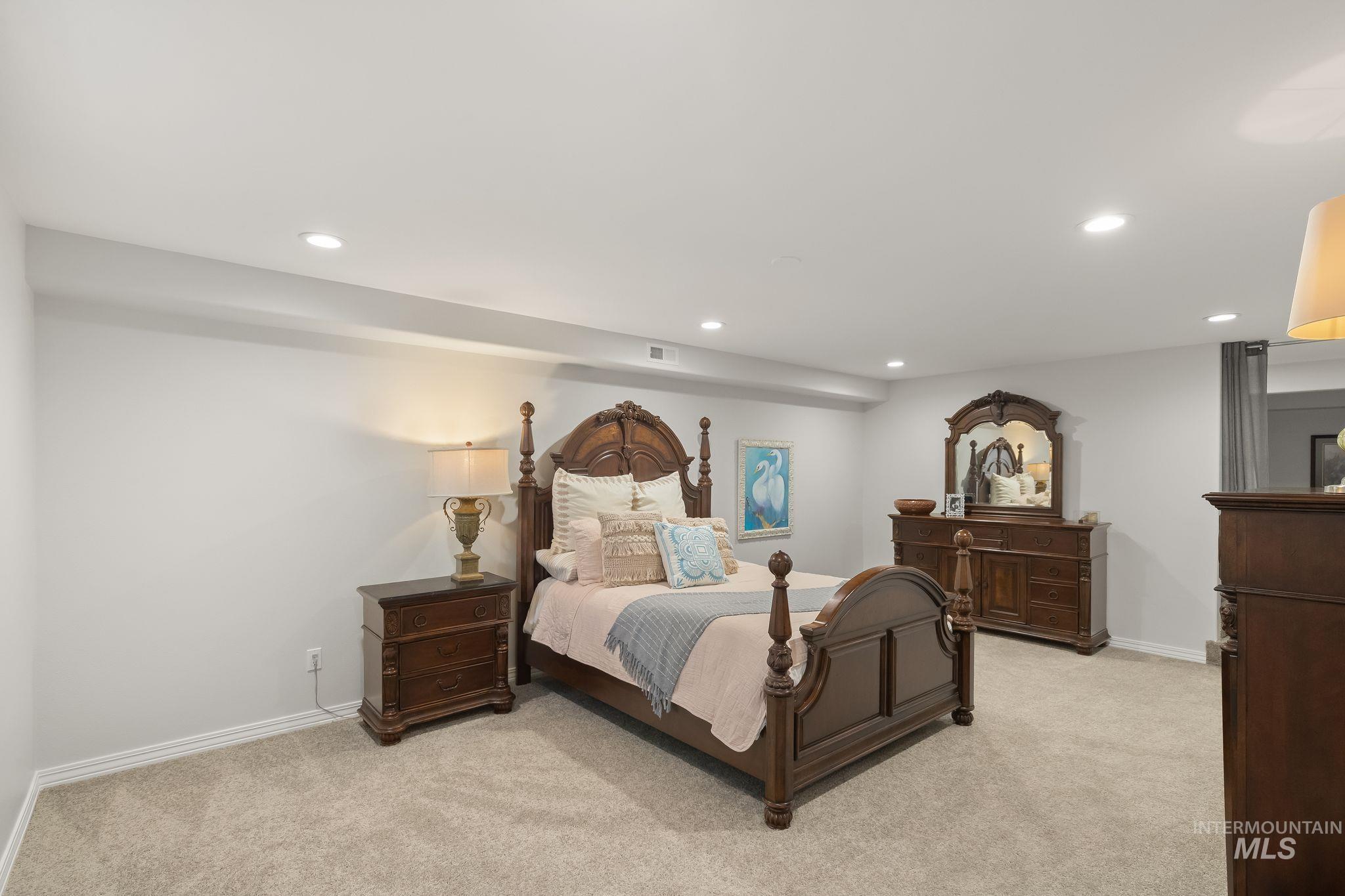 3705 Nicklaus Drive, Clarkston, Washington 99403, 4 Bedrooms, 4 Bathrooms, Residential For Sale, Price $975,000, 98993252