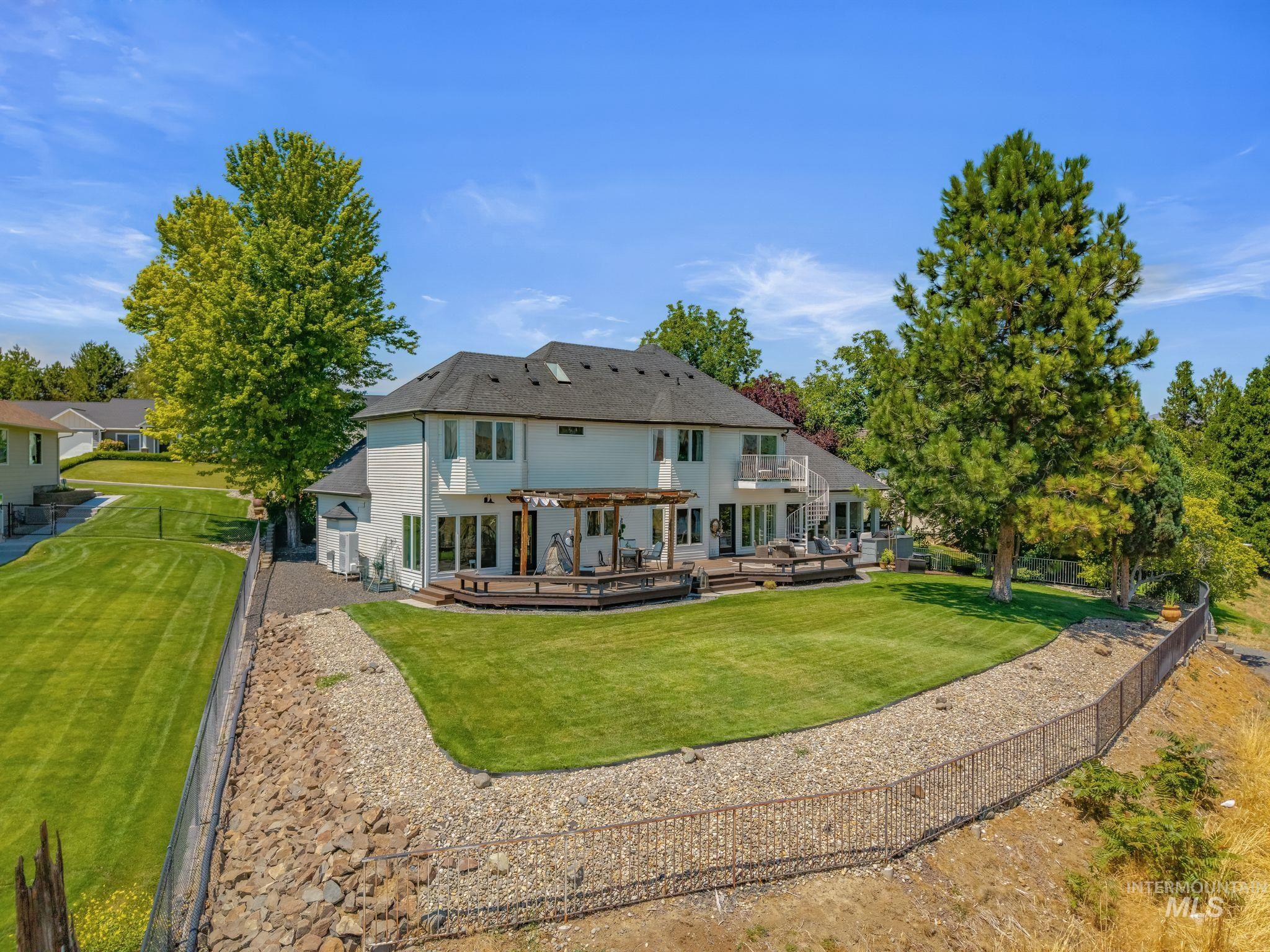 3705 Nicklaus Drive, Clarkston, Washington 99403, 4 Bedrooms, 4 Bathrooms, Residential For Sale, Price $975,000, 98993252