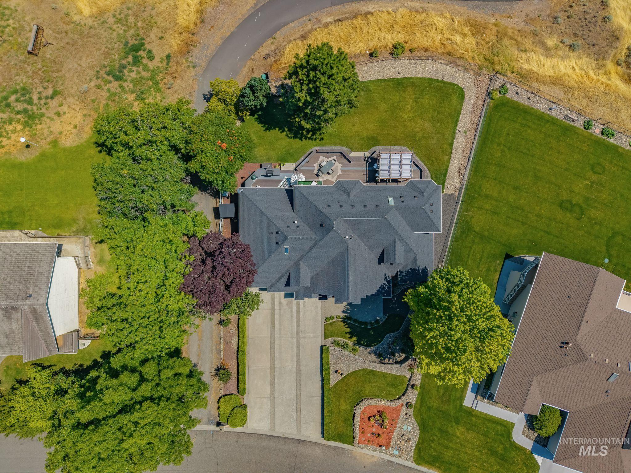 3705 Nicklaus Drive, Clarkston, Washington 99403, 4 Bedrooms, 4 Bathrooms, Residential For Sale, Price $975,000, 98993252