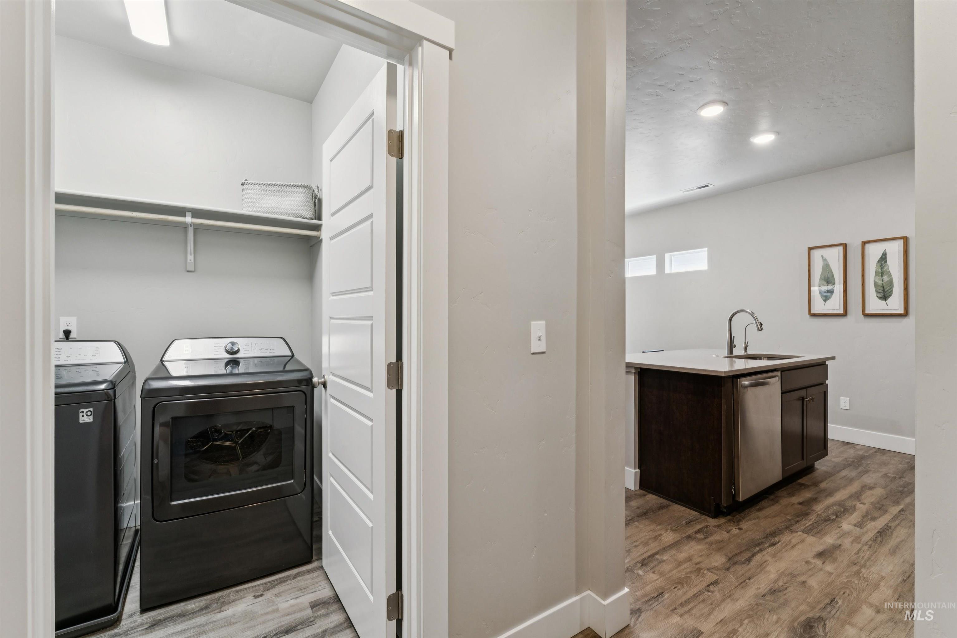 365 S Calf Creek Ave, Meridian, Idaho 83642, 3 Bedrooms, 2.5 Bathrooms, Residential For Sale, Price $430,000, 98993253