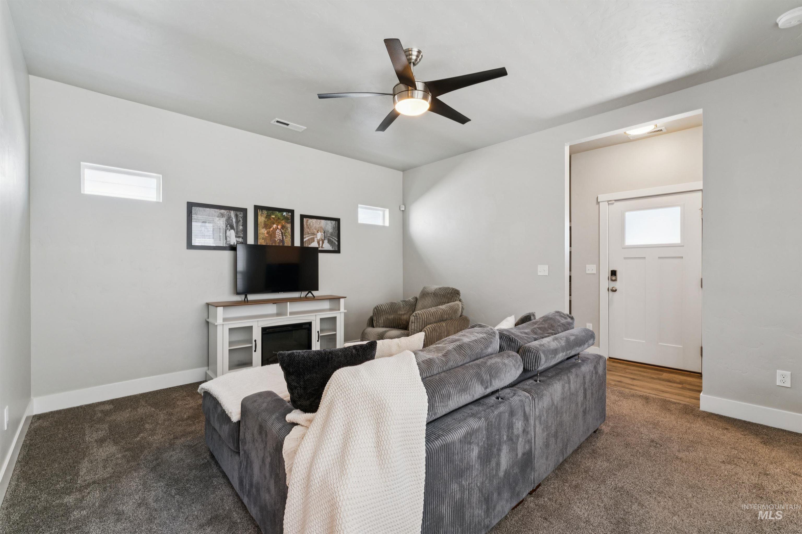 365 S Calf Creek Ave, Meridian, Idaho 83642, 3 Bedrooms, 2.5 Bathrooms, Residential For Sale, Price $430,000, 98993253