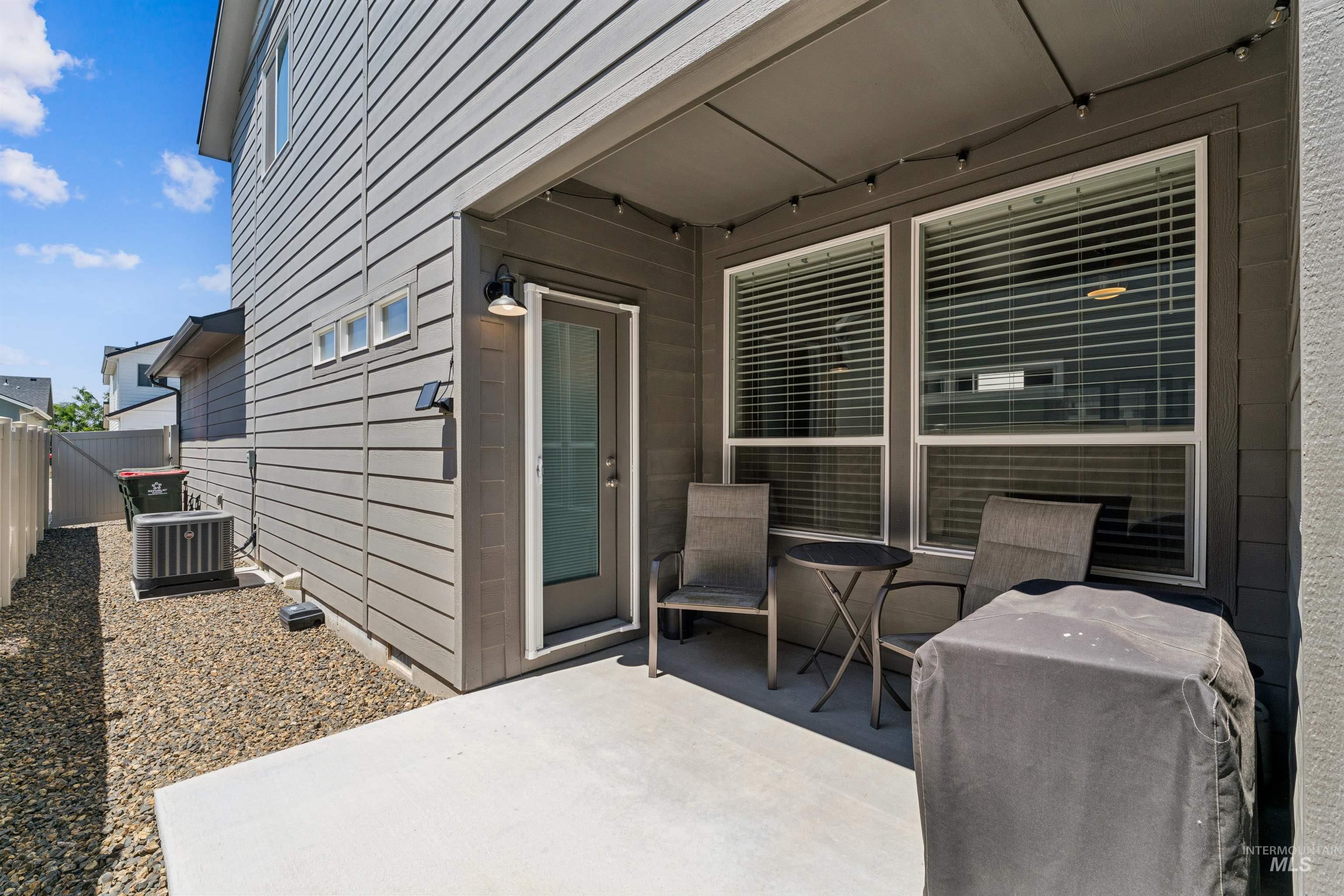 365 S Calf Creek Ave, Meridian, Idaho 83642, 3 Bedrooms, 2.5 Bathrooms, Residential For Sale, Price $430,000, 98993253