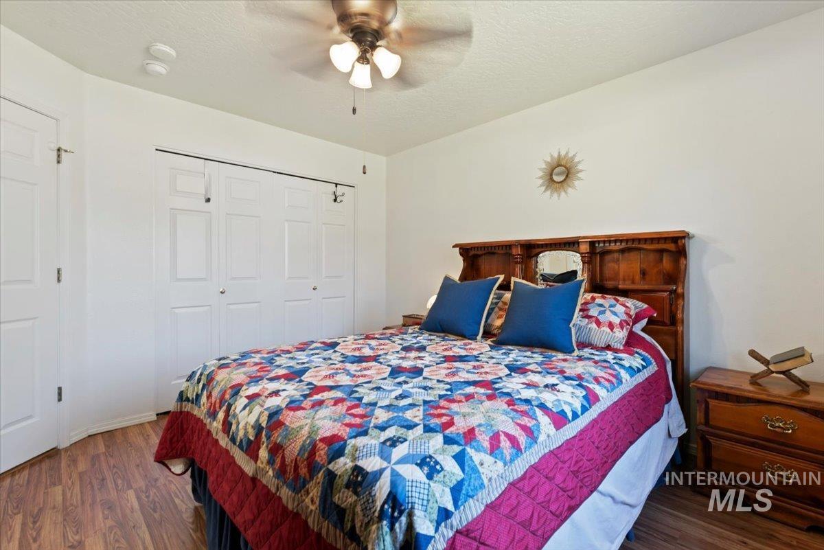 1096 W Nugget St, Kuna, Idaho 83634, 3 Bedrooms, 2 Bathrooms, Residential For Sale, Price $384,000, 98993254