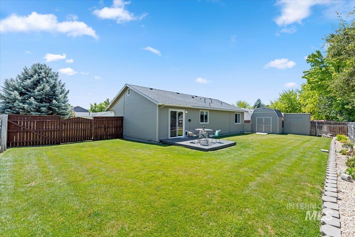 1096 W Nugget St, Kuna, Idaho 83634, 3 Bedrooms, 2 Bathrooms, Residential For Sale, Price $384,000, 98993254