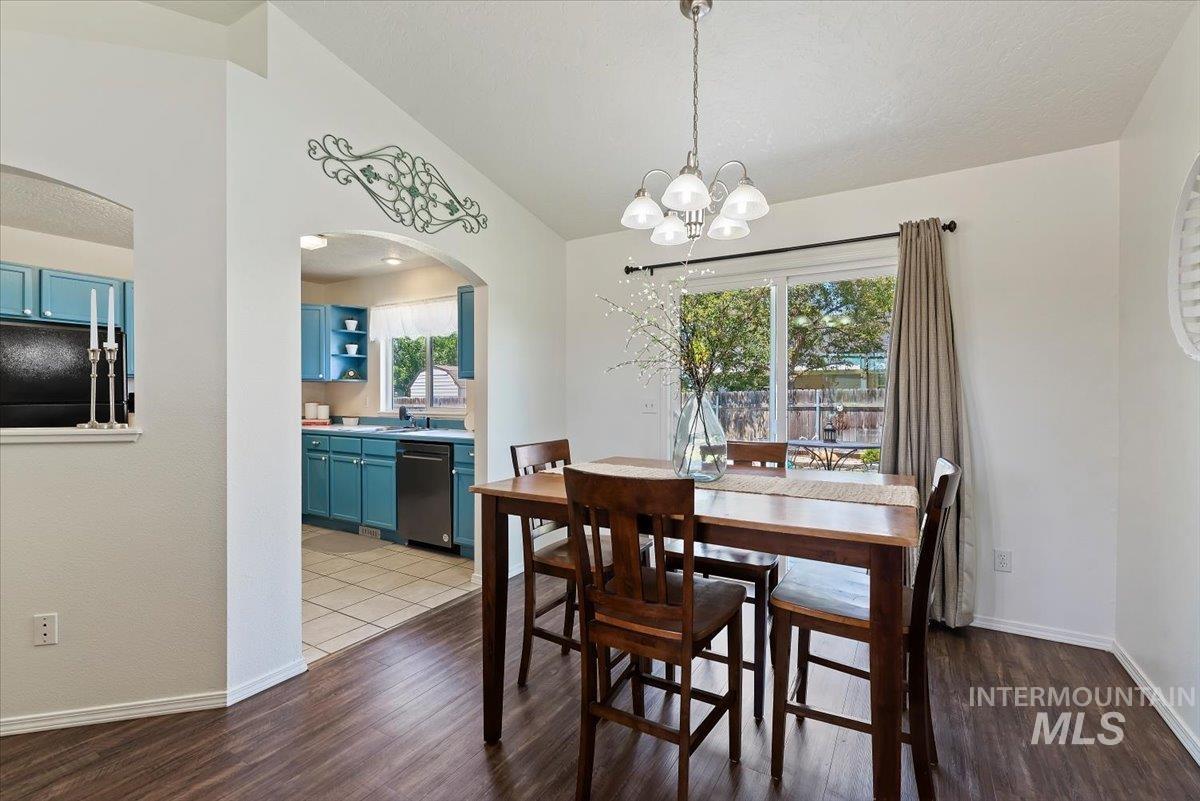1096 W Nugget St, Kuna, Idaho 83634, 3 Bedrooms, 2 Bathrooms, Residential For Sale, Price $384,000, 98993254