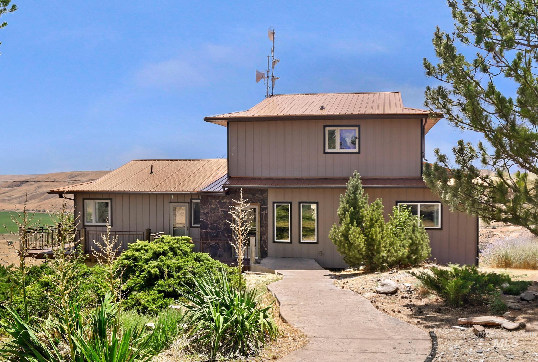 17115 Highway 30, Bliss, Idaho 83314, 5 Bedrooms, 3.5 Bathrooms, Residential For Sale, Price $775,000,MLS 98993257