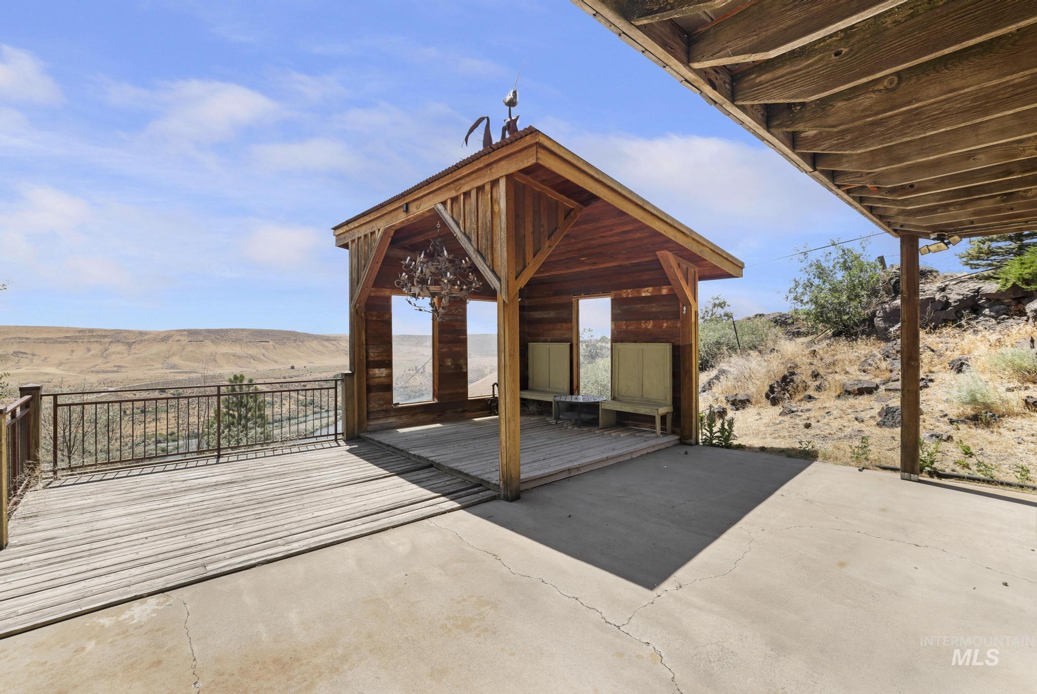 17115 Highway 30, Bliss, Idaho 83314, 5 Bedrooms, 3.5 Bathrooms, Residential For Sale, Price $775,000,MLS 98993257