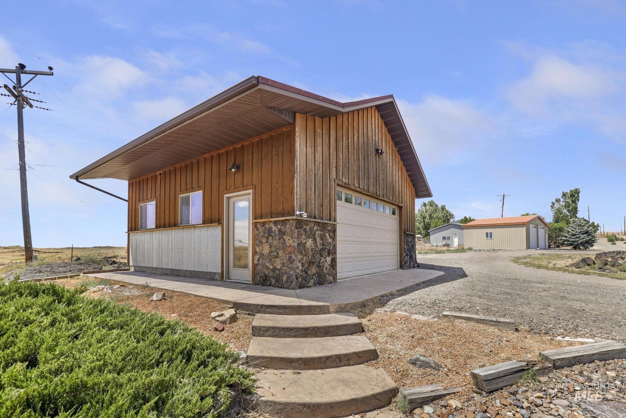 17115 Highway 30, Bliss, Idaho 83314, 5 Bedrooms, 3.5 Bathrooms, Residential For Sale, Price $775,000,MLS 98993257