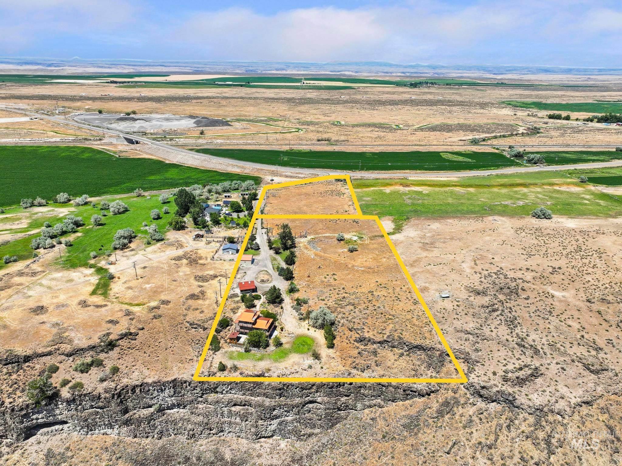 17115 Highway 30, Bliss, Idaho 83314, 5 Bedrooms, 3.5 Bathrooms, Residential For Sale, Price $775,000,MLS 98993257