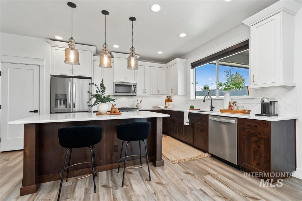 5897 W Riva Capri Street, Meridian, Idaho 83646, 3 Bedrooms, 2 Bathrooms, Residential For Sale, Price $529,900, 98993259