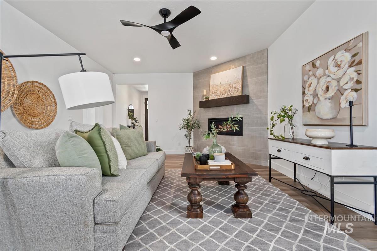 5897 W Riva Capri Street, Meridian, Idaho 83646, 3 Bedrooms, 2 Bathrooms, Residential For Sale, Price $529,900, 98993259
