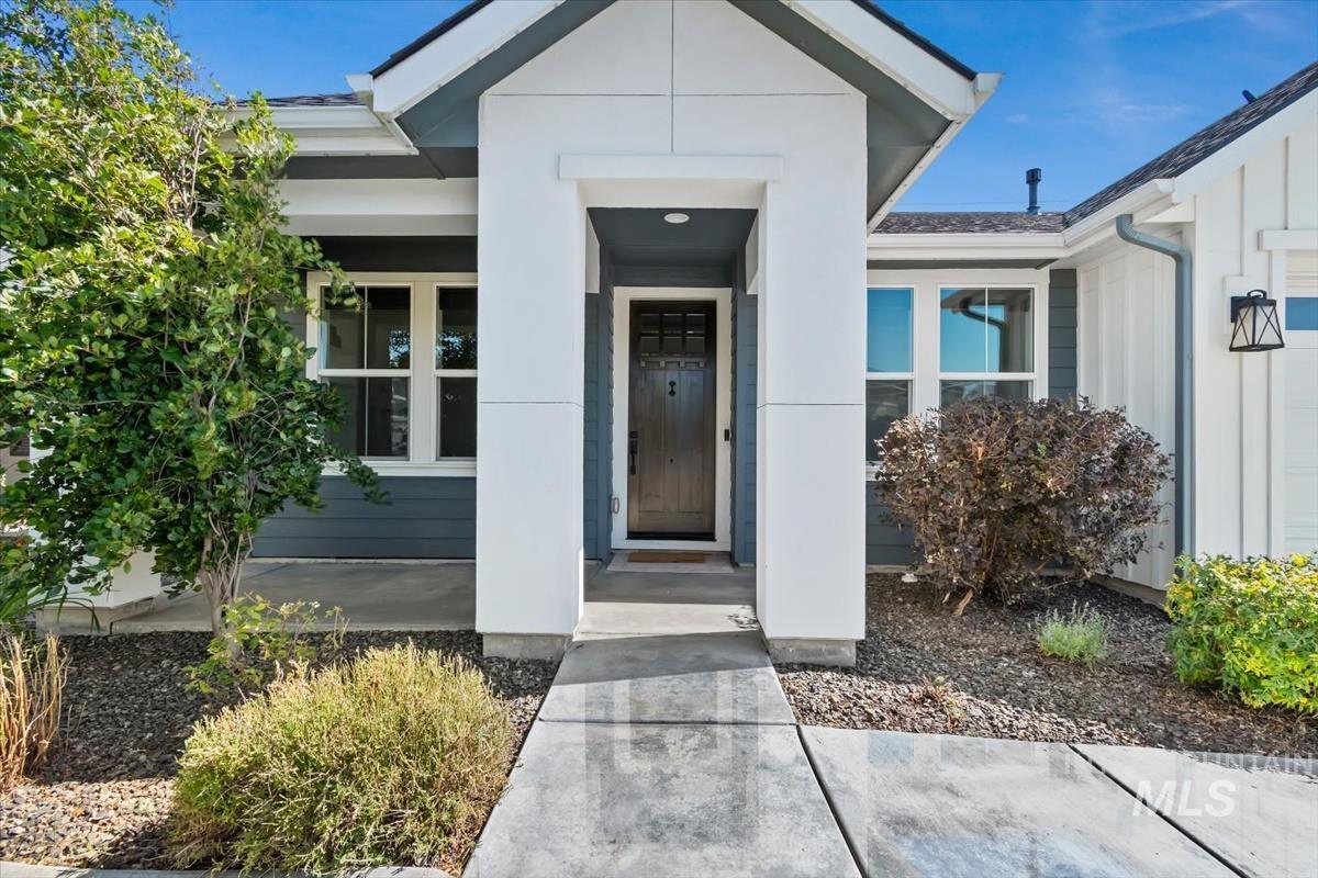 5897 W Riva Capri Street, Meridian, Idaho 83646, 3 Bedrooms, 2 Bathrooms, Residential For Sale, Price $529,900, 98993259