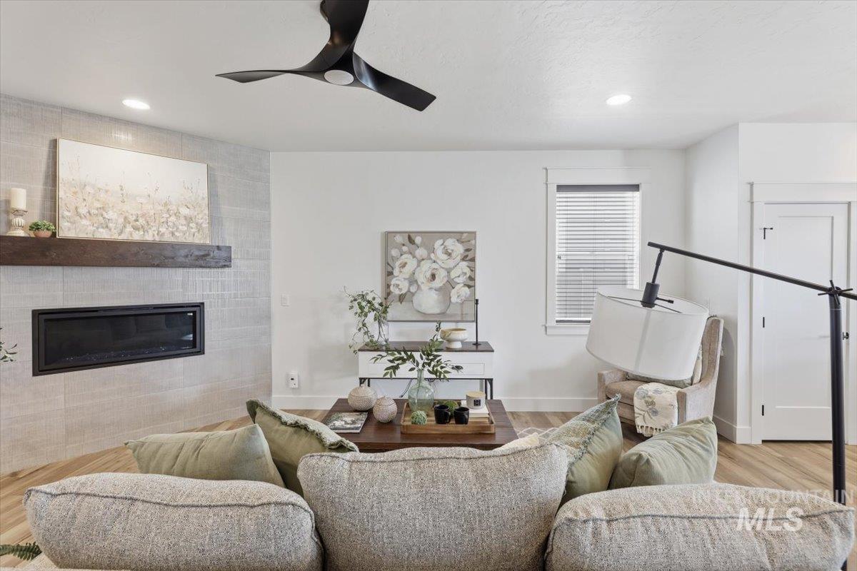 5897 W Riva Capri Street, Meridian, Idaho 83646, 3 Bedrooms, 2 Bathrooms, Residential For Sale, Price $529,900, 98993259