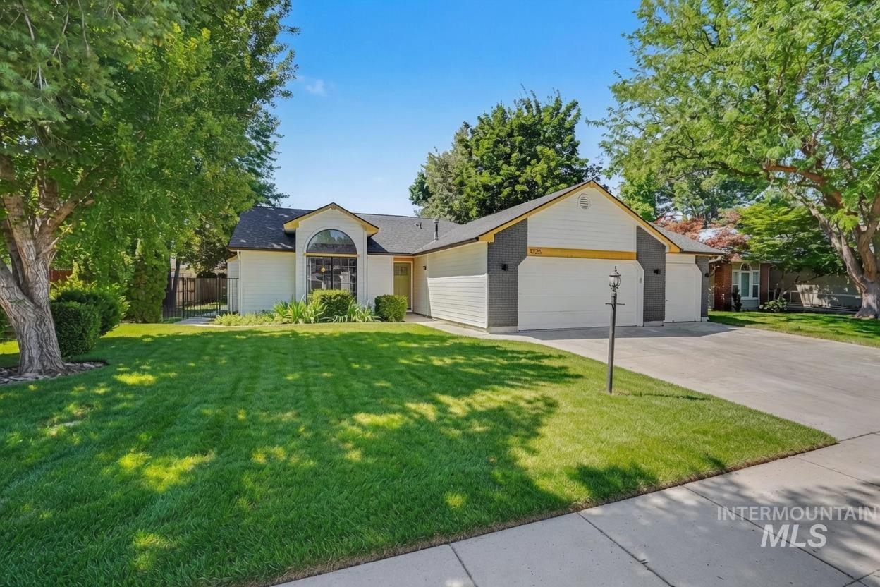 12125 W Stillwater Dr., Boise, Idaho 83713, 3 Bedrooms, 2 Bathrooms, Residential For Sale, Price $485,000, 98993260