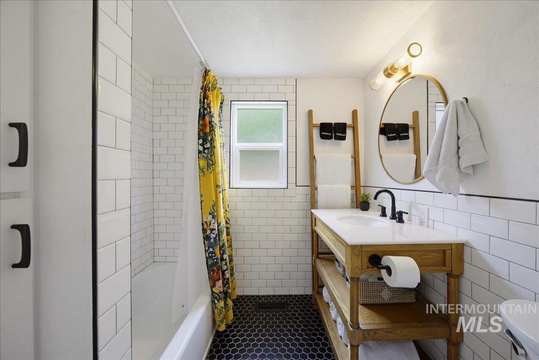617 N 29th St, Boise, Idaho 83702, 2 Bedrooms, 1 Bathroom, Residential For Sale, Price $499,900, 98993262