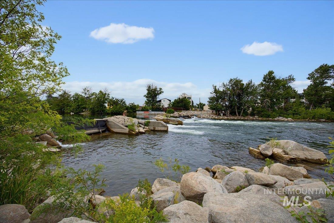 617 N 29th St, Boise, Idaho 83702, 2 Bedrooms, 1 Bathroom, Residential For Sale, Price $499,900, 98993262