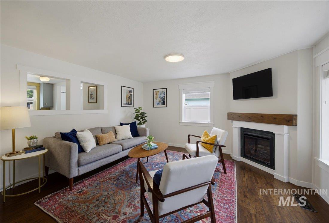 617 N 29th St, Boise, Idaho 83702, 2 Bedrooms, 1 Bathroom, Residential For Sale, Price $499,900, 98993262