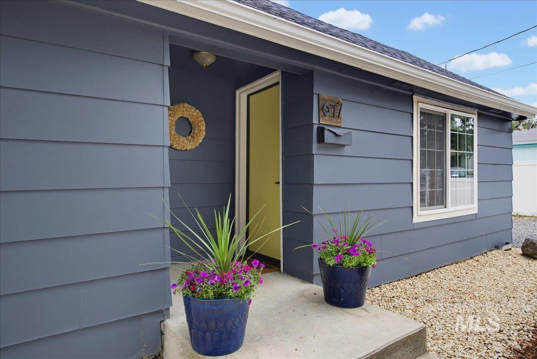 617 N 29th St, Boise, Idaho 83702, 2 Bedrooms, 1 Bathroom, Residential Income For Sale, Price $499,900, 98993263