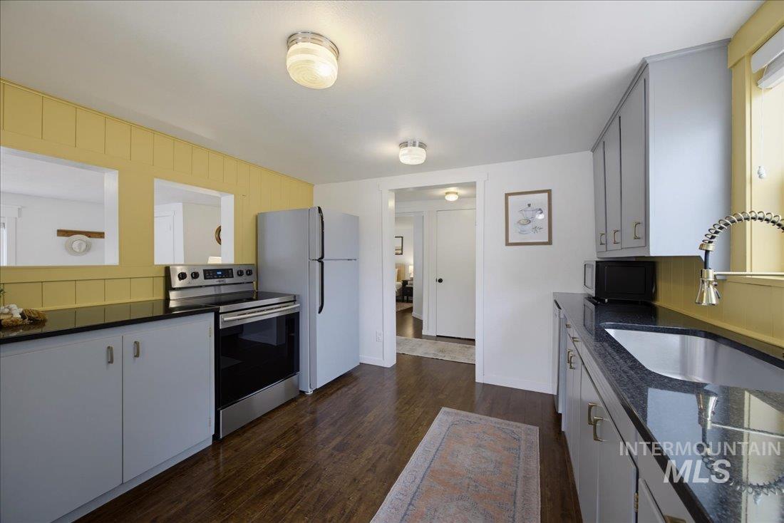 617 N 29th St, Boise, Idaho 83702, 2 Bedrooms, 1 Bathroom, Residential Income For Sale, Price $499,900, 98993263