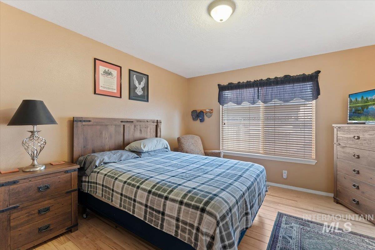 36 S Bingham St, Nampa, Idaho 83651, 3 Bedrooms, 2 Bathrooms, Residential For Sale, Price $389,900, 98993264