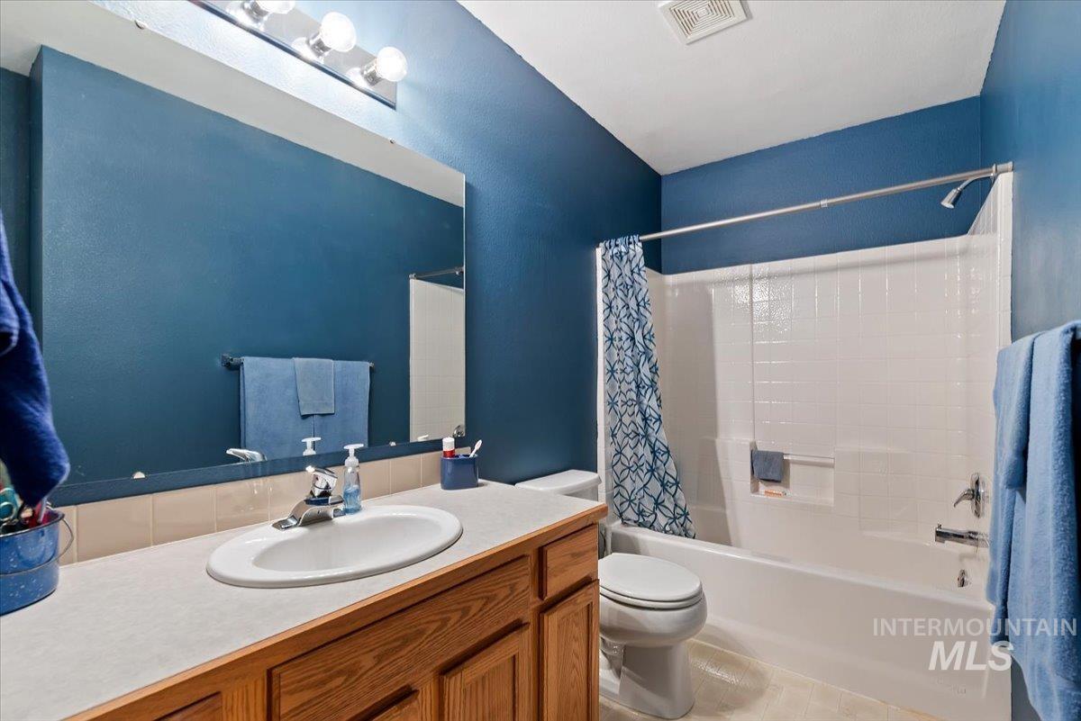 36 S Bingham St, Nampa, Idaho 83651, 3 Bedrooms, 2 Bathrooms, Residential For Sale, Price $389,900, 98993264