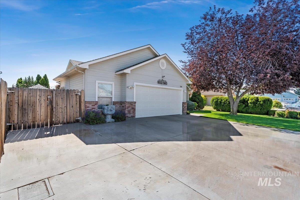 36 S Bingham St, Nampa, Idaho 83651, 3 Bedrooms, 2 Bathrooms, Residential For Sale, Price $389,900, 98993264