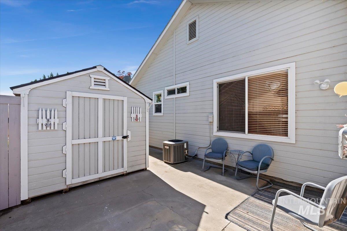 36 S Bingham St, Nampa, Idaho 83651, 3 Bedrooms, 2 Bathrooms, Residential For Sale, Price $389,900, 98993264