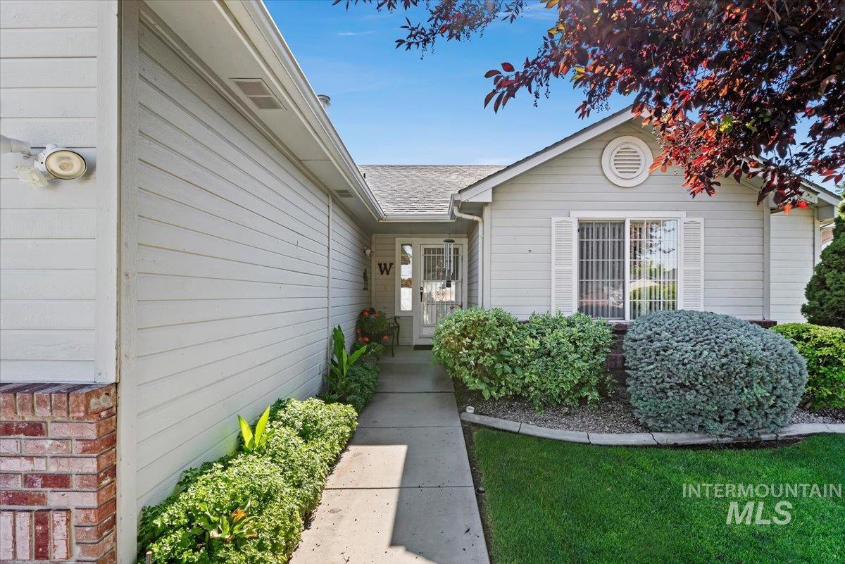 36 S Bingham St, Nampa, Idaho 83651, 3 Bedrooms, 2 Bathrooms, Residential For Sale, Price $389,900, 98993264