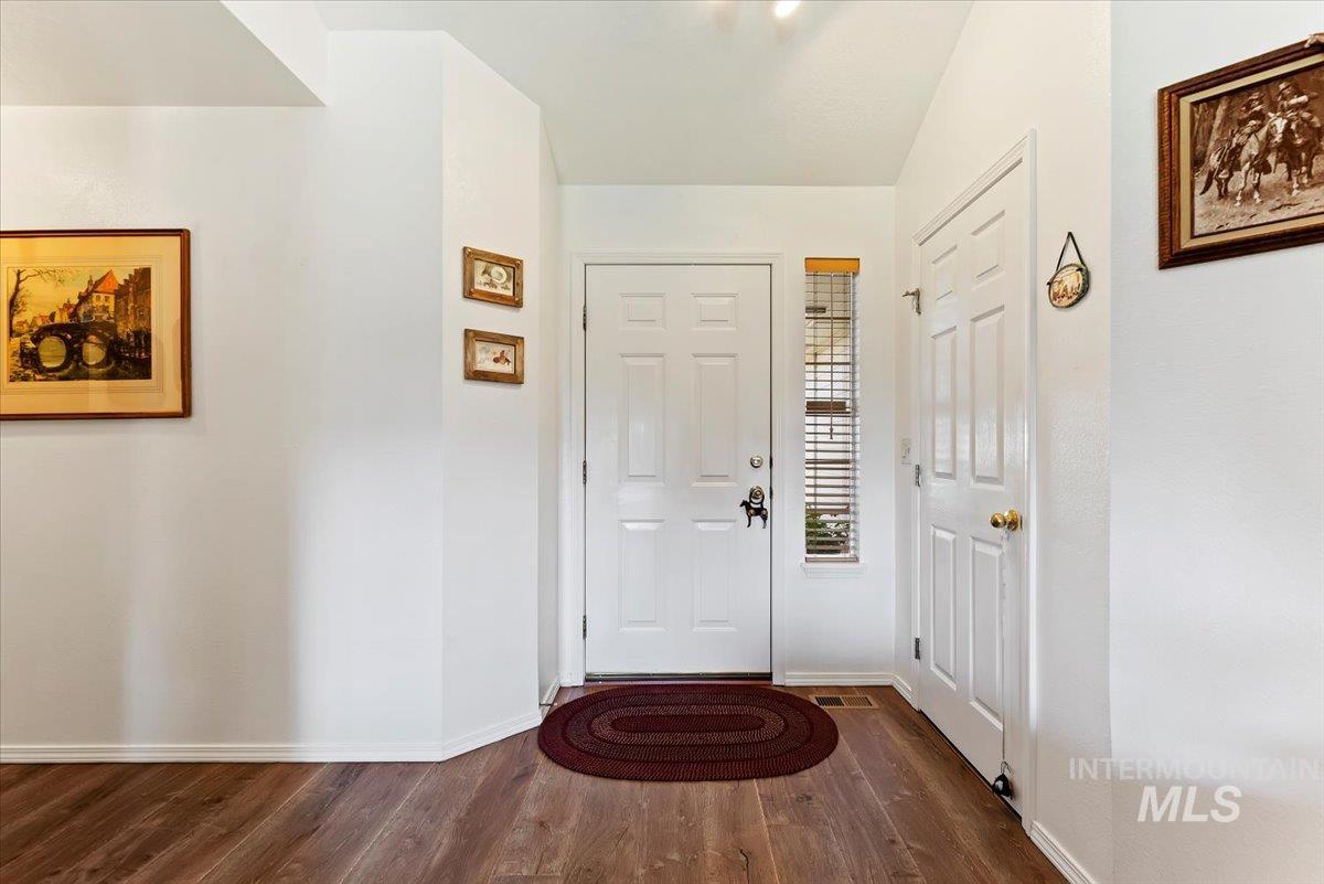 36 S Bingham St, Nampa, Idaho 83651, 3 Bedrooms, 2 Bathrooms, Residential For Sale, Price $389,900, 98993264