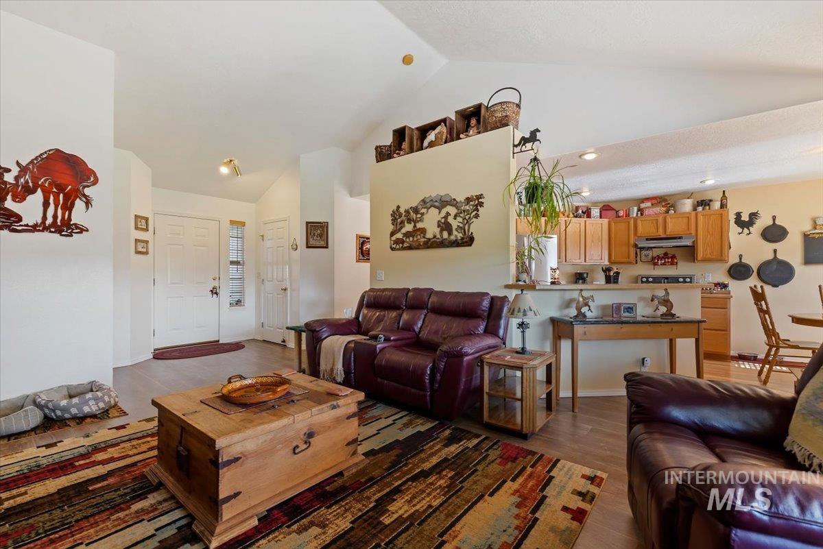 36 S Bingham St, Nampa, Idaho 83651, 3 Bedrooms, 2 Bathrooms, Residential For Sale, Price $389,900, 98993264
