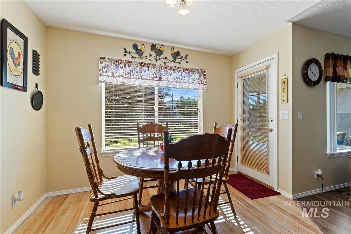 36 S Bingham St, Nampa, Idaho 83651, 3 Bedrooms, 2 Bathrooms, Residential For Sale, Price $389,900, 98993264