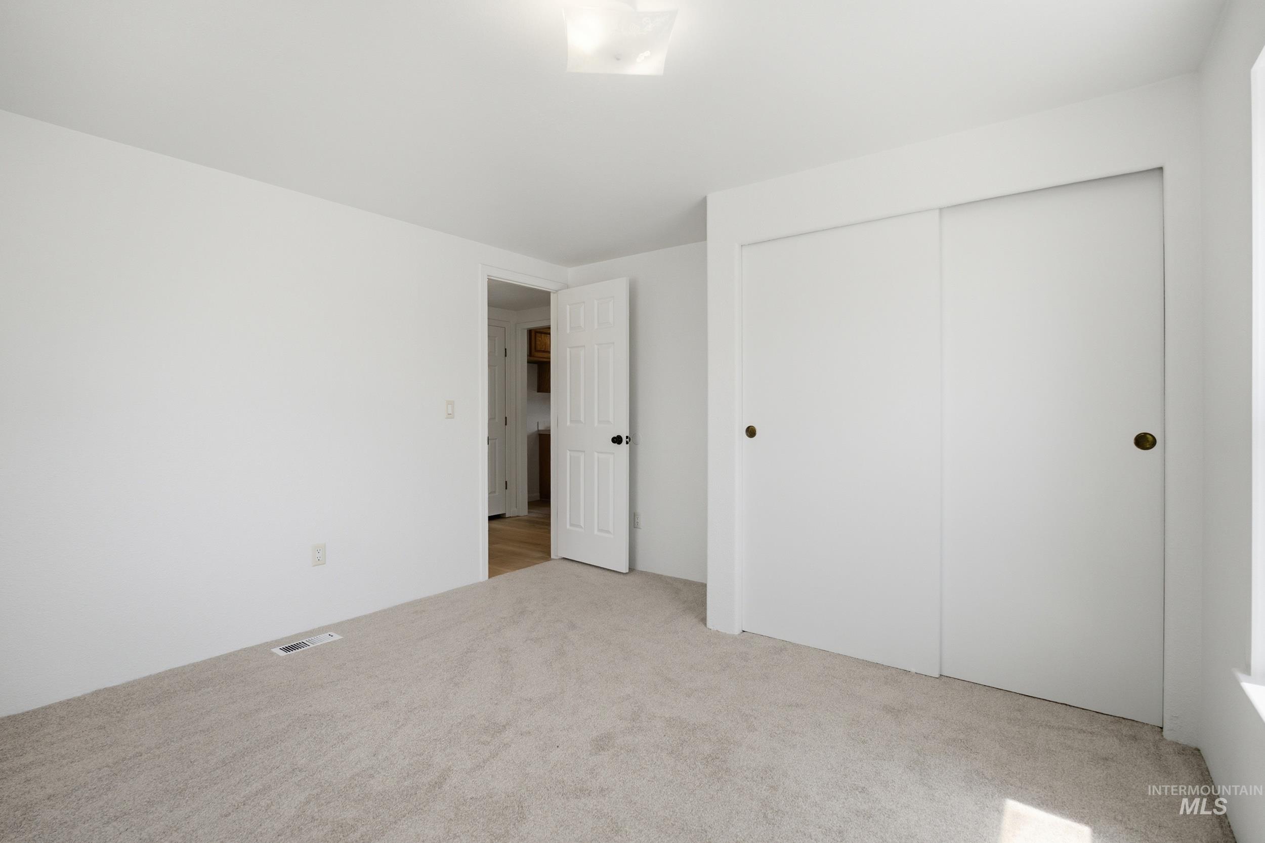 7422 Track Rd, Nampa, Idaho 83686, 3 Bedrooms, 2 Bathrooms, Residential For Sale, Price $499,999, 98993269
