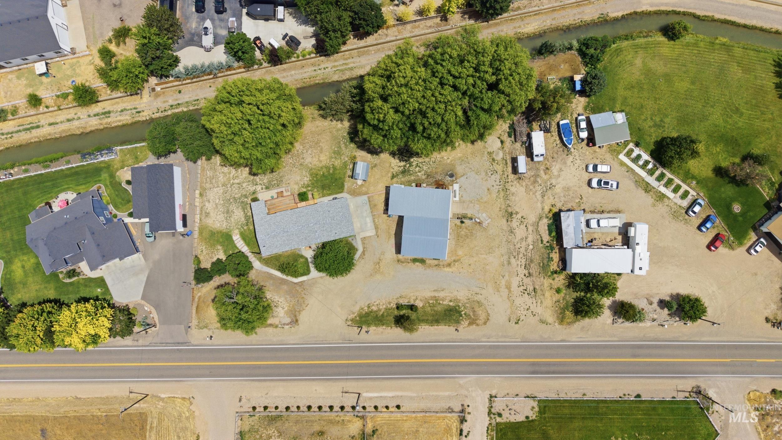 7422 Track Rd, Nampa, Idaho 83686, 3 Bedrooms, 2 Bathrooms, Residential For Sale, Price $499,999, 98993269